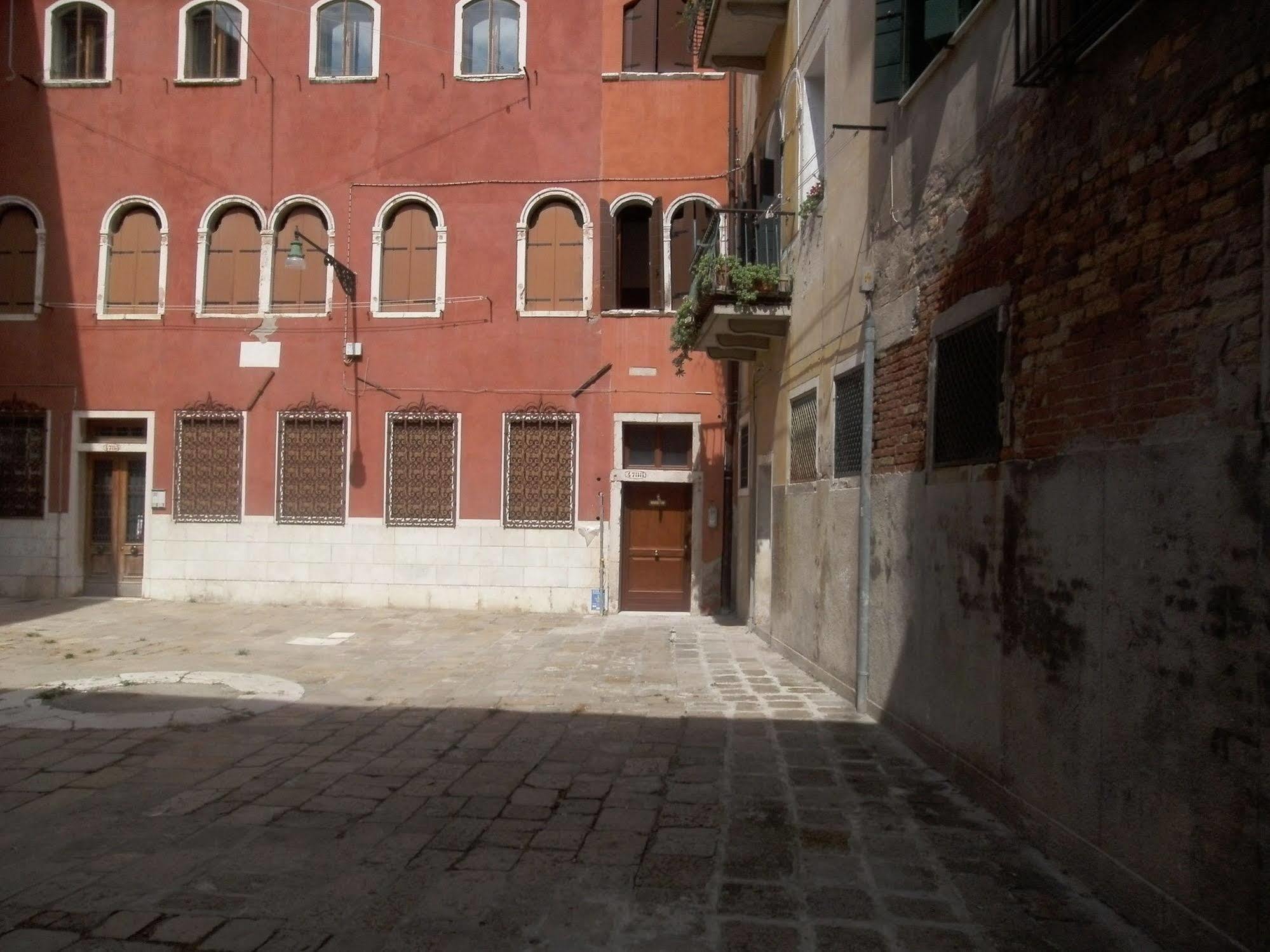 Sweet Venice - Checkin At "Alloggi Ss Giovanni E Paolo" ונציה מראה חיצוני תמונה